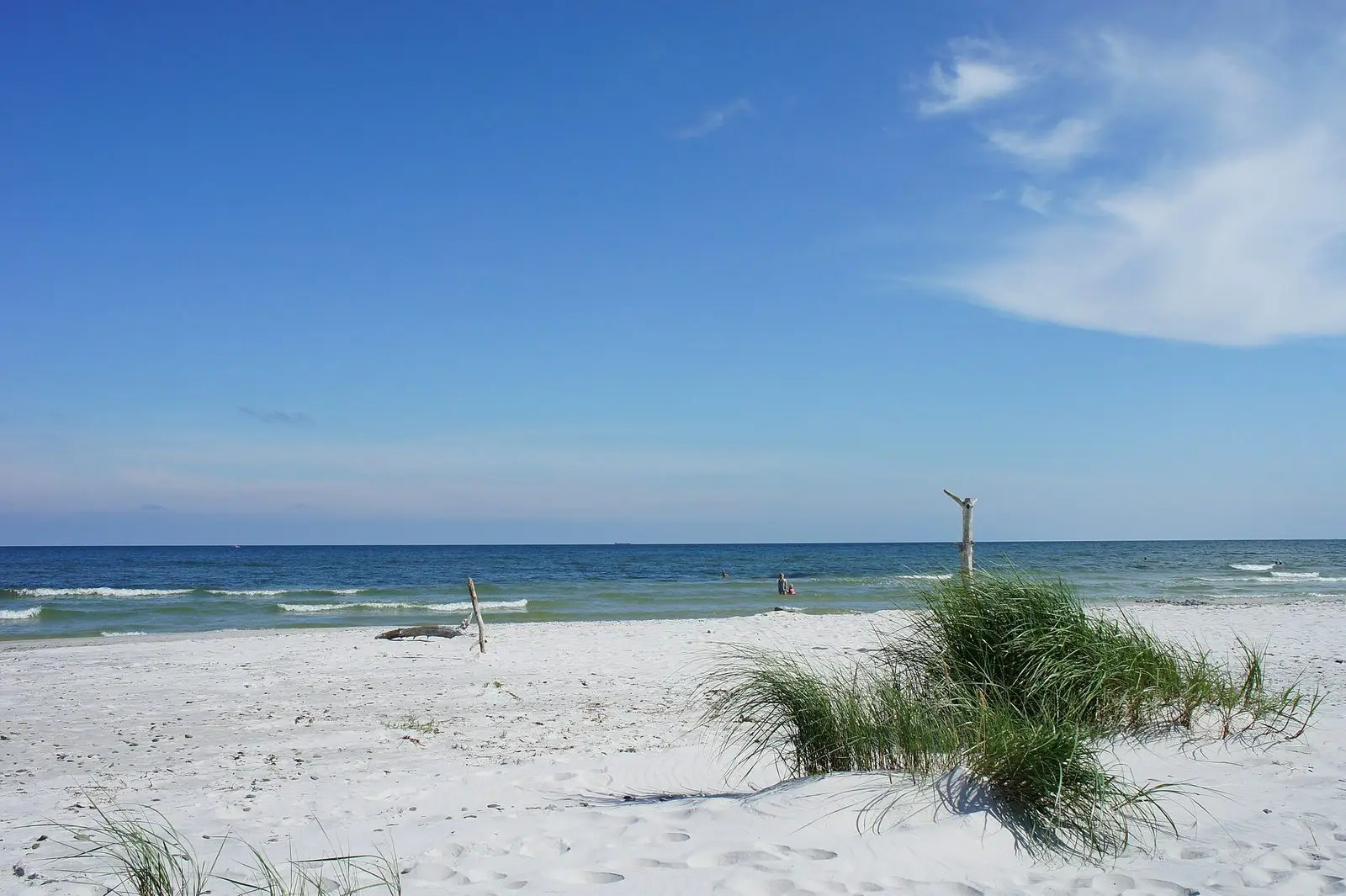 Feiner weißer Sandstrand von Dueodde auf Bornholm